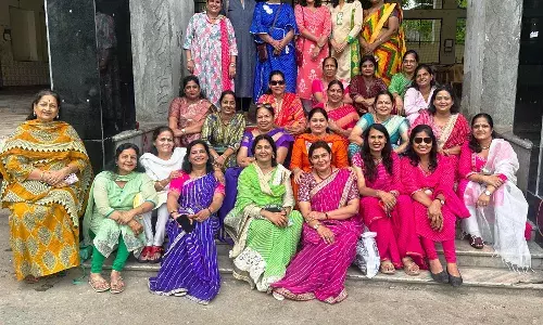 सावन का सखिया सोमवार भी सामूहिक रूप से मनाया, भजन और सुंदर गीतों की दी मधुर प्रस्तुतियाँ सावन का सखिया सोमवार भी सामूहिक रूप से मनाया, भजन और सुंदर गीतों की दी मधुर प्रस्तुतियाँ