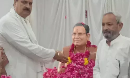 जिला कांग्रेस अध्यक्ष त्रिपाठी ने पूर्व सीएमएचओ डॉ. विनीत नाहर की मूर्ति अनावरण कार्यक्रम में शिरकत की