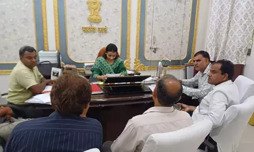 प्रधानमंत्री फसल बीमा योजना की समीक्षा बैठक आयोजित – किसानों को समय पर बीमा करवाने के निर्देश