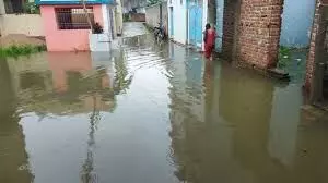 पाली, पानी- पानी ,सड़कों पर 2-2 फीट पानी: घरों में घुसा पानी, स्कूलों में छुट्टी, चित्तौड़ में बहा बच्चा, राजसमंद में कार,जयपुर में सड़क धसी पाली, पानी- पानी ,सड़कों पर 2-2 फीट पानी: घरों में घुसा पानी, स्कूलों में छुट्टी, चित्तौड़ में बहा बच्चा, राजसमंद में कार,जयपुर में सड़क धसी