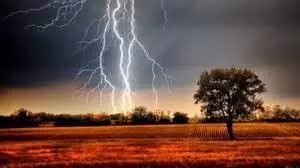 दो किसानों की मौत, एक पर गिरी आकाशीय बिजली, दूसरे को बोलेरो ने मारी टक्कर दो किसानों की मौत, एक पर गिरी आकाशीय बिजली, दूसरे को बोलेरो ने मारी टक्कर