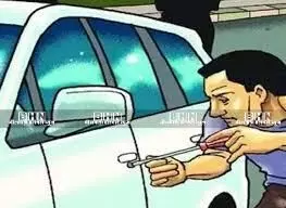 घर के बाहर खड़ी स्वीफ्ट कार चुरा ले गये चोर