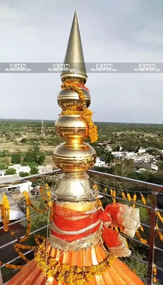 जाली माता मंदिर से साढ़े पांच किलो चांदी का कलश ले उड़े चोर, इसी मंदिर में 21 दिन में तीसरी वारदात, ग्रामीणों में गुस्सा जाली माता मंदिर से साढ़े पांच किलो चांदी का कलश ले उड़े चोर, इसी मंदिर में 21 दिन में तीसरी वारदात, ग्रामीणों में गुस्सा