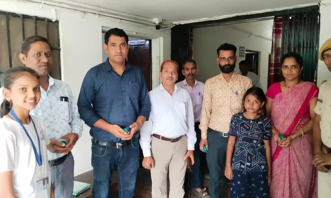 छोटी उम्र, बड़ा संकल्प: श्रेया के पर्यावरणीय कार्यों से प्रेरित हुईं सहायक वन संरक्षक मुन्नी चौधरी