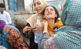 जम्मू कश्मीर में बड़ा हादसा,खाई में गिरी यात्रियों से भरी बस, 5 की मौत, 19 घायल