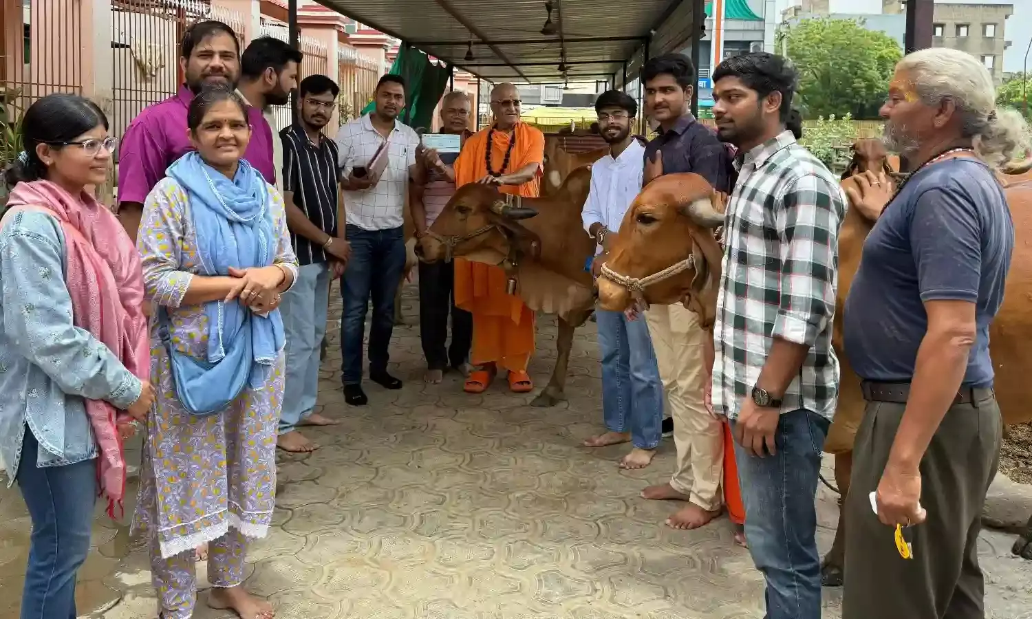 भीलवाड़ा में गौसेवा के लिए हरि शेवा धर्मशाला ट्रस्ट ने दिया 51 हजार रुपए का सहयोग