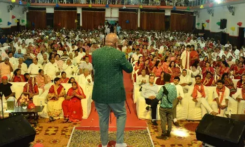भजनों ने ऐसा पारिवारिक माहौल बना दिया कि हर किसी की आँखें नम हो गईं