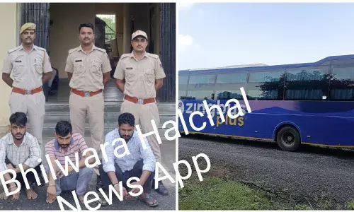 भीलवाड़ा में वीडियो कोच से 4.32 लाख रुपये कीमत की अंग्रेजी शराब जब्त, चालक, परिचालक सहित तीन गिरफ्तार
