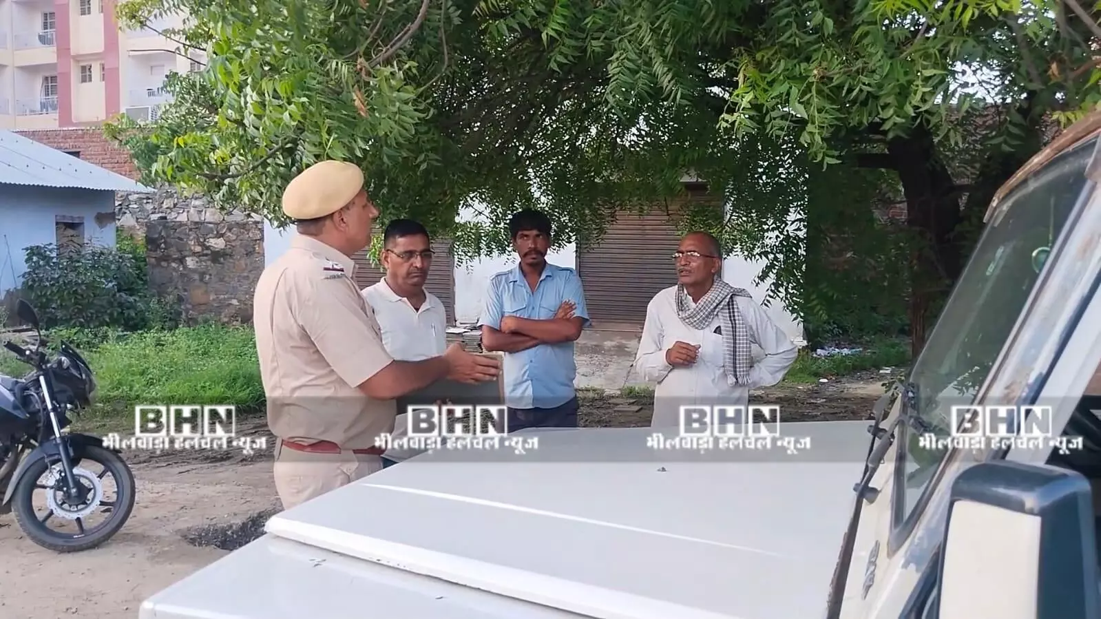 भीलवाड़ा में रेलवे ट्रैक के पास मिले चचेरे भाई-बहन के शव, कर्नाटका से लौट रहे थे घर, नहीं सुलझी मौत की गुत्थी भीलवाड़ा में रेलवे ट्रैक के पास मिले चचेरे भाई-बहन के शव, कर्नाटका से लौट रहे थे घर, नहीं सुलझी मौत की गुत्थी