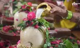 जलाभिषेक और चढ़ाएंगे बेलपत्र, तो दूर होगा गृह क्लेश…