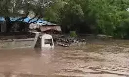 इजराइली हमले के बाद दमिश्क का ऐसा था मंजर,लाइव छोड़कर भागी एंकर