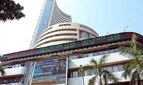 शेयर बाजार पर दबाव, सेंसेक्स और निफ्टी में गिरावट