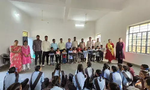 गेगा का खेडा विद्यालय में भामाशाह ने छात्रों को स्टेशनरी वितरित की