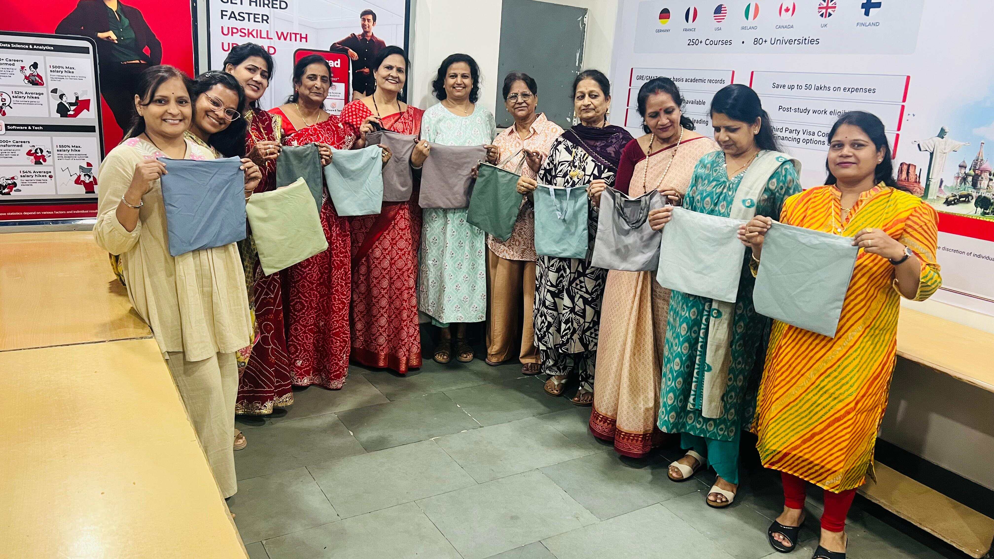 जॉइंट्स ग्रुप ऑफ रॉयल ने प्लास्टिक मुक्त जीवन और पौधारोपण का किया आव्हान