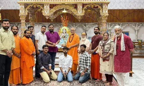 हरिशेवा धाम उदासीन आश्रम ने गौ सेवा मित्र मंडल को ₹1,01,000 की सहयोग राशि प्रदान की