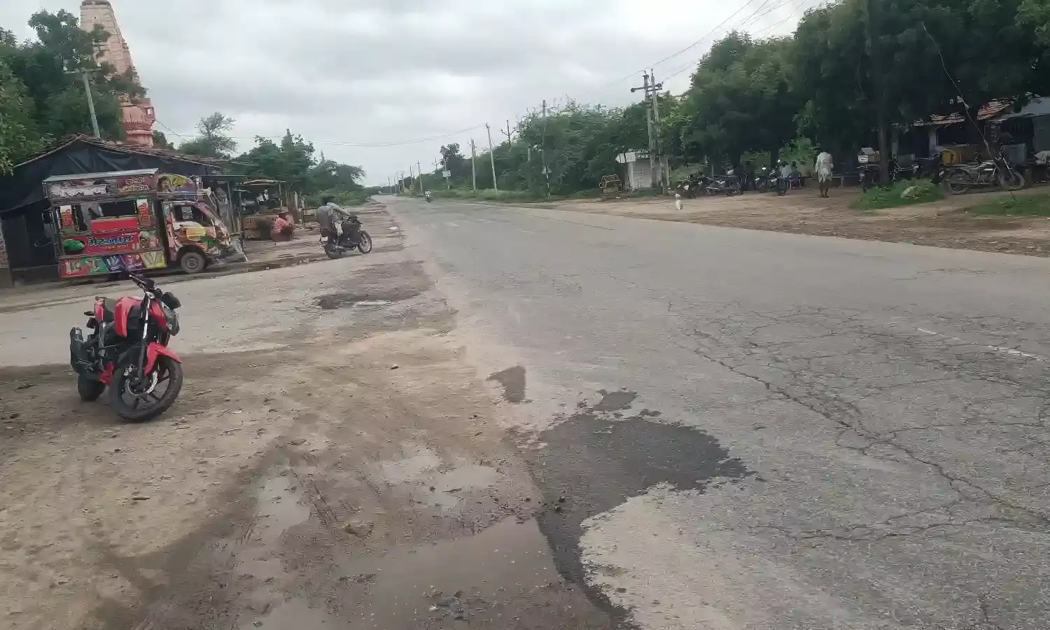 अनदेखी : शाहपुरा में जानलेवा चौराहा: स्पीड ब्रेकर न होने से डूंगरी चौराहे पर दुर्घटनाओं का खतरा