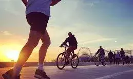 साइकिल चलाना या पैदल चलना  ?   कौन रखता है शरीर और मन को ज्यादा खुश!