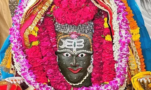 भस्म आरती में भांग-त्रिपुंड से सजे बाबा महाकाल