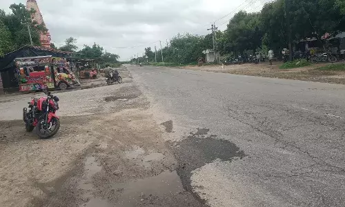 अनदेखी : शाहपुरा में जानलेवा चौराहा: स्पीड ब्रेकर न होने से डूंगरी चौराहे पर दुर्घटनाओं का खतरा