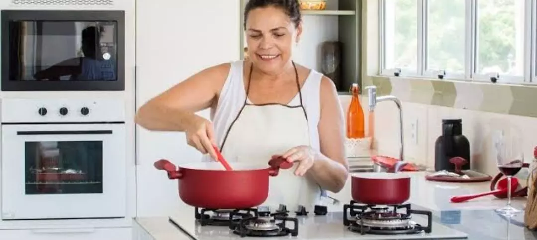 रसोई तो है पर वो सुगन्ध कहां उड़ गई ! रसोई तो है पर वो सुगन्ध कहां उड़ गई !