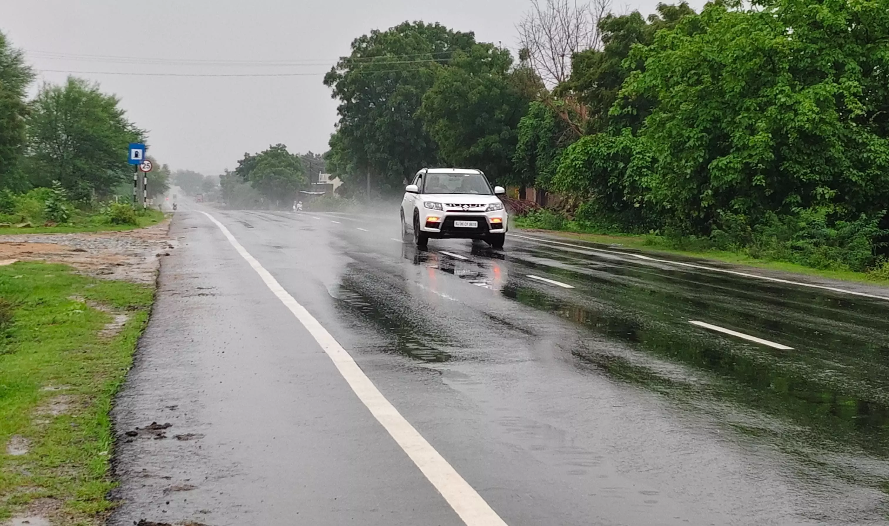 सवाईपुर क्षेत्र में चला रिमझिम बारिश का दौर सवाईपुर क्षेत्र में चला रिमझिम बारिश का दौर