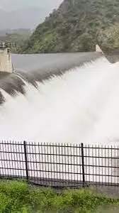 तेज बारिश से   देवगढ़ व कुंभलगढ़ के स्कूलों में छुट्टी,बाघेरी नाका पर 3 फीट की चादर:राजस्थान के ये हे हाल