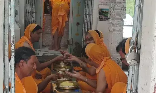 चंवलेश्वर पार्श्वनाथ देशनोदय अतिशय तीर्थ क्षेत्र पर अभिषेक व शांतिधारा की ,मंडल विधान हुआ