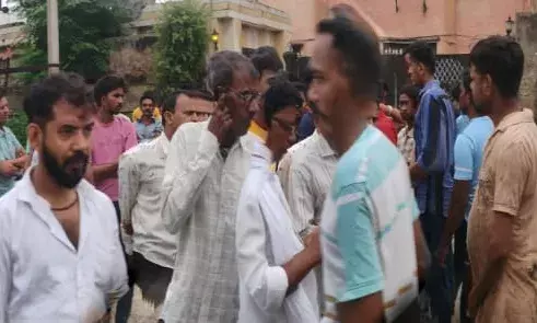 फैक्ट्री में बिहारी श्रमिक की मौत, मुआवजा की मांग को लेकर प्रदर्शन