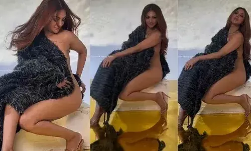 एक्ट्रेस के बिना कपड़ों के फोटोशूट से मचाया तहलका एक्ट्रेस के बिना कपड़ों के फोटोशूट से मचाया तहलका