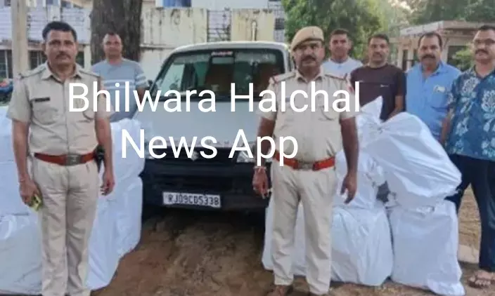 चित्तौडग़ढ़ सीमा पर नाकाबंदी में 266 किलो डोडा-चूरा सहित ईको कार पकड़ी, तस्कर फरार