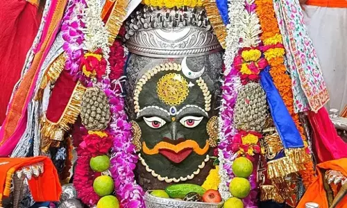श्रावण मास में बाबा महाकाल की अलौकिक भस्म आरती, भांग और रुद्राक्ष से हुआ दिव्य श्रृंगार