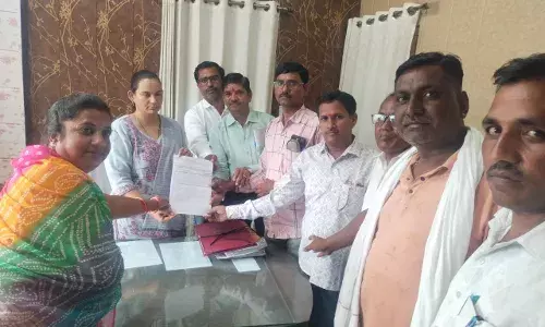 विभिन्न मांगों को लेकर पंचायतीराज मंत्रालयिक कर्मचारी संघर्ष समिति ने दिया ज्ञापन
