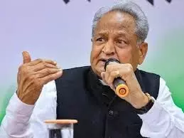 मैंने पहले ही कहा था,उन पर दबाव है,उपराष्ट्रपति धनखड़ के इस्तीफे पर बोले - गहलोत