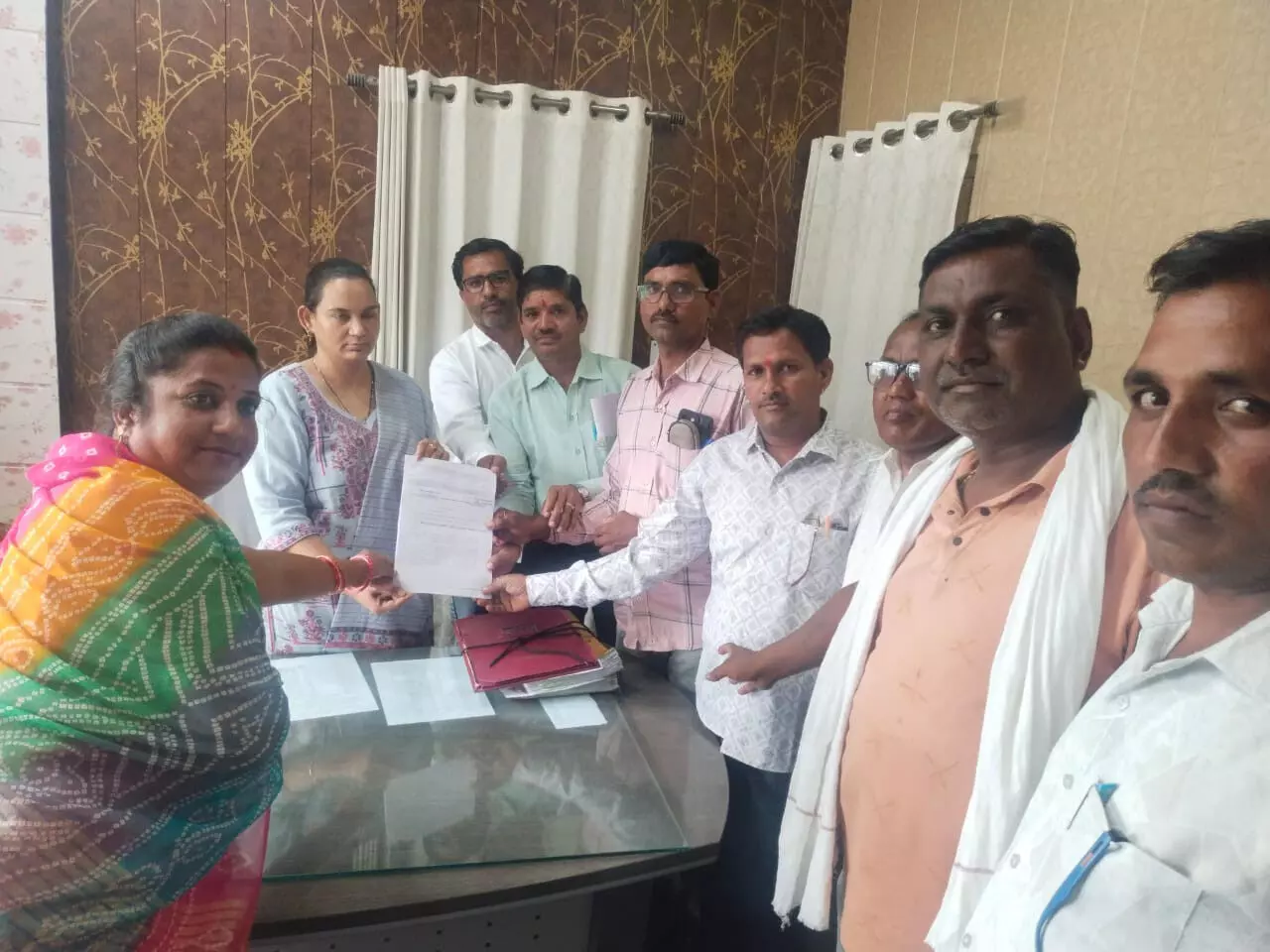 विभिन्न मांगों को लेकर पंचायतीराज मंत्रालयिक कर्मचारी संघर्ष समिति ने दिया ज्ञापन