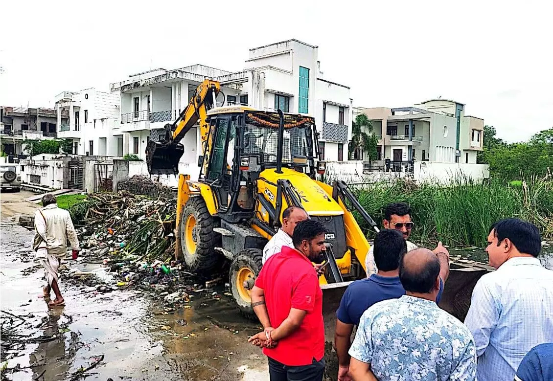 नगर परिषद द्वारा तालेड़ी नदी की सफाई का कार्य प्रारंभ