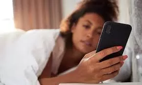 मोबाइल बन रहा इंसानी दिमाग का दुश्मन: मेडिकल रिपोर्ट्स में चौंकाने वाला खुलासा