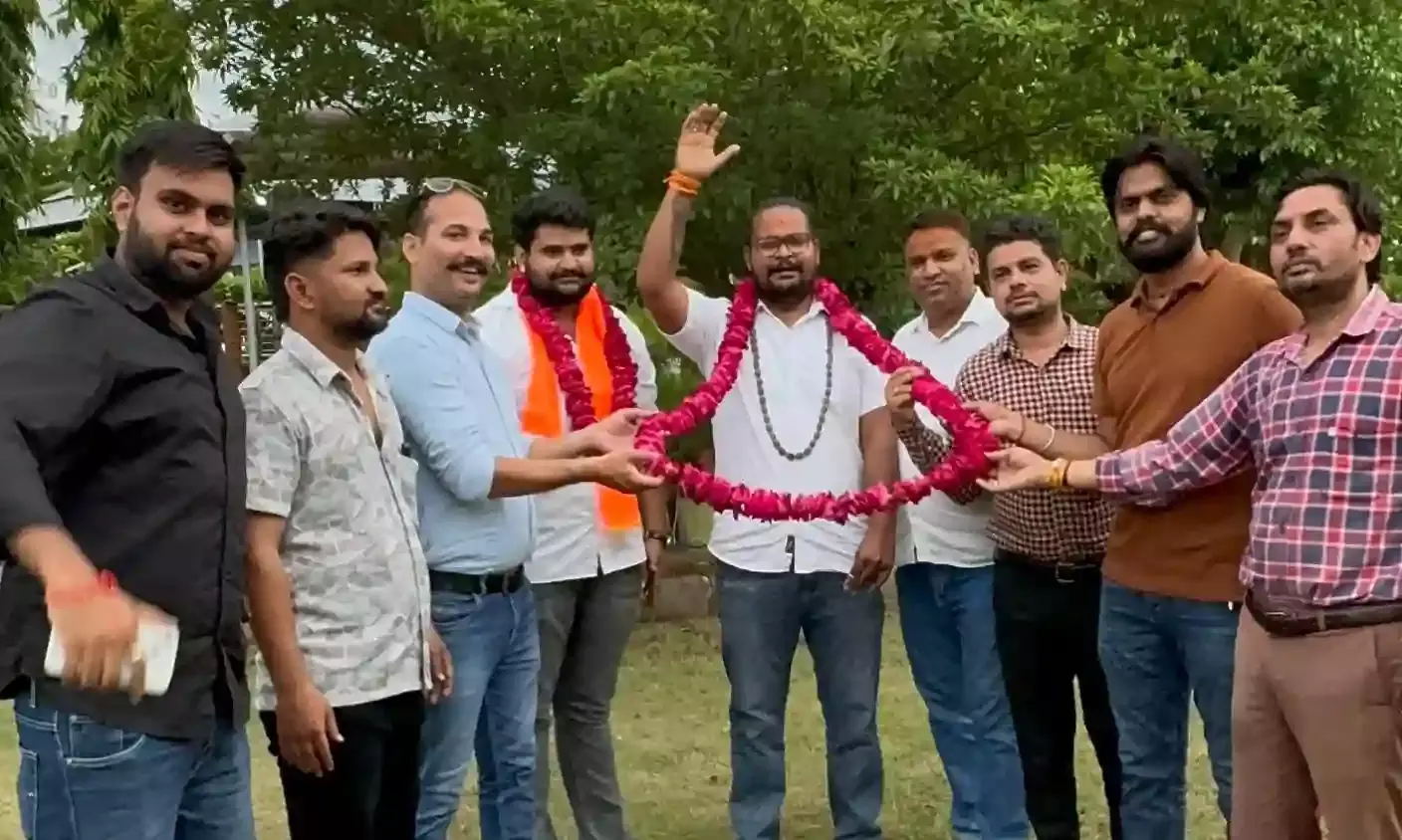 त्रिशूल कावड़ यात्रा   के भक्त  सेन का किया सम्मान