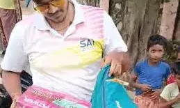 भीलवाड़ा: सरकारी स्कूल से मिल्क पाउडर ले जाते शिक्षक पकड़ा गया, ग्रामीणों ने किया विरोध