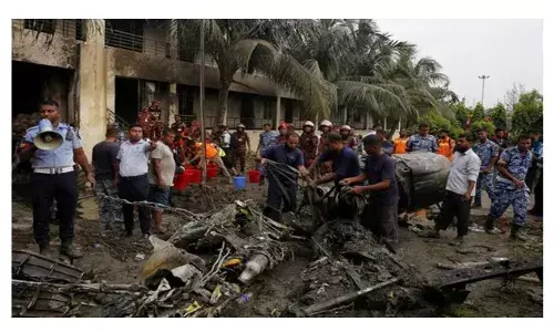 विमान दुर्घटना में घायलों की मदद के लिए भारत ने बढ़ाया हाथ, बांग्लादेश भेजी जा रही चिकित्सकों  की टीम
