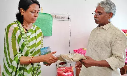 जनजाति क्षेत्रीय विकास मंत्री खराड़ी ने किया बालिका छात्रावास का औचक निरीक्षण