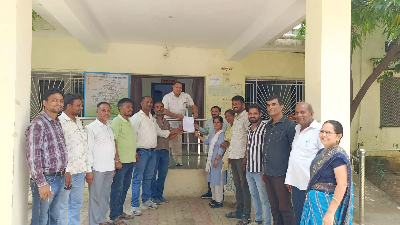 मंत्रालयिक कर्मचारियों ने मुख्यमंत्री, पंचायती राज मंत्री, मुख्य सचिव एवं शासन सचिव के नाम सौंपा ज्ञापन