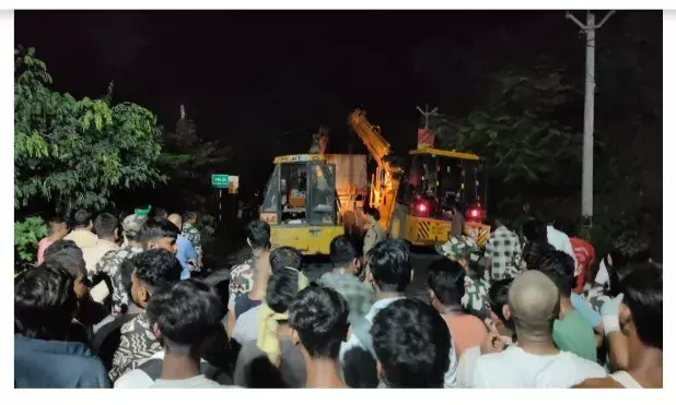 हाजीपुर न्यूज, दो ट्रकों की जोरदार भिड़ंत के बाद लगी आग, जिंदा जल गए तीन लोग