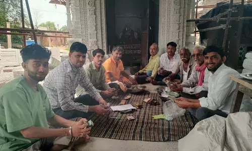 भगवान  लक्ष्मीनाथ का दान पात्र खोला ,3 लाख 35 हज़ार 870 रुपए की राशि निकली