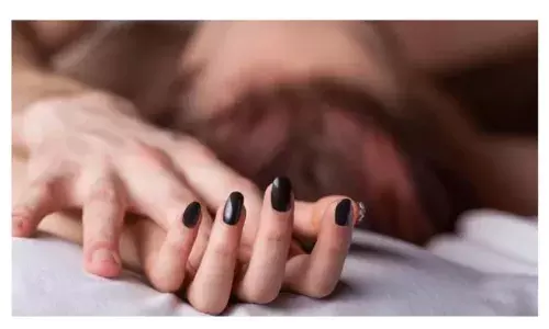 छात्रों को फाइव स्टार होटलों में ले जाती थी टीचर, फिर शराब पिलाकर बनाती थी संबंध; अब कोर्ट से मिल गई जमानत