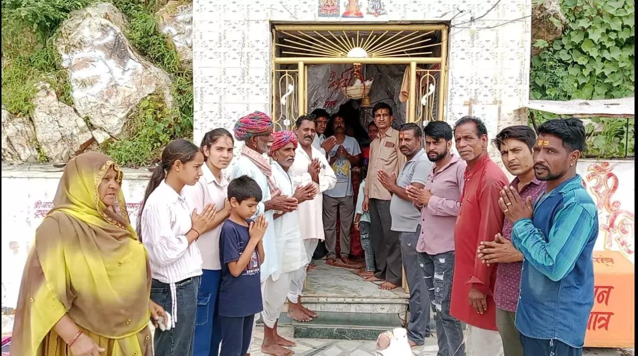 हरियाली अमावस्या पर बागेश्वरनाथ महादेव मंदिर में उमड़ी भीड़