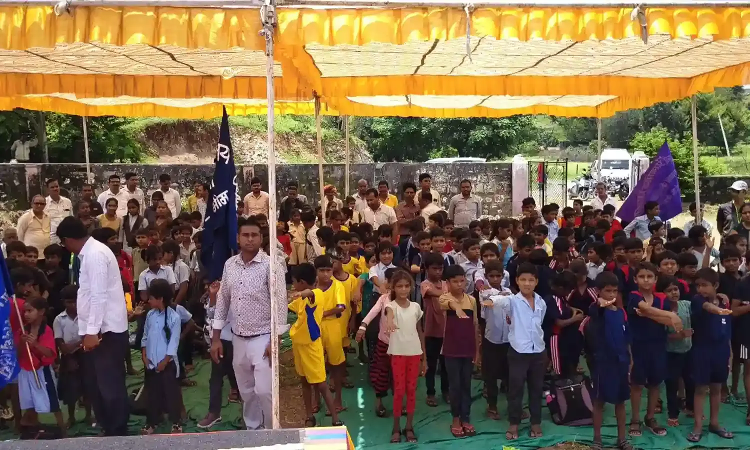 बादरिया मण्डावर संकुल स्तरीय प्राथमिक विद्यालय खेलकूद प्रतियोगिता का उद्घाटन