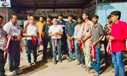 गौवंश को रेडियम बेल्ट लगाने का अभियान शुरू गौवंश को रेडियम बेल्ट लगाने का अभियान शुरू