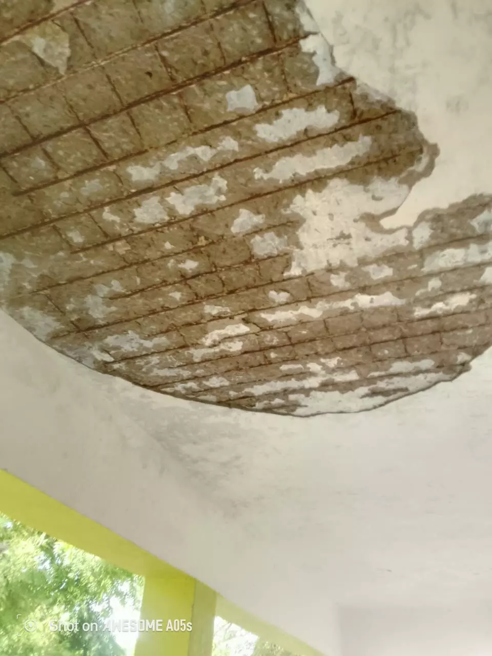 कंवरपुरा सिदडीयास में जर्जर स्कूल भवन: छात्रों की जान खतरे में, जिम्मेदार मौन कंवरपुरा सिदडीयास में जर्जर स्कूल भवन: छात्रों की जान खतरे में, जिम्मेदार मौन