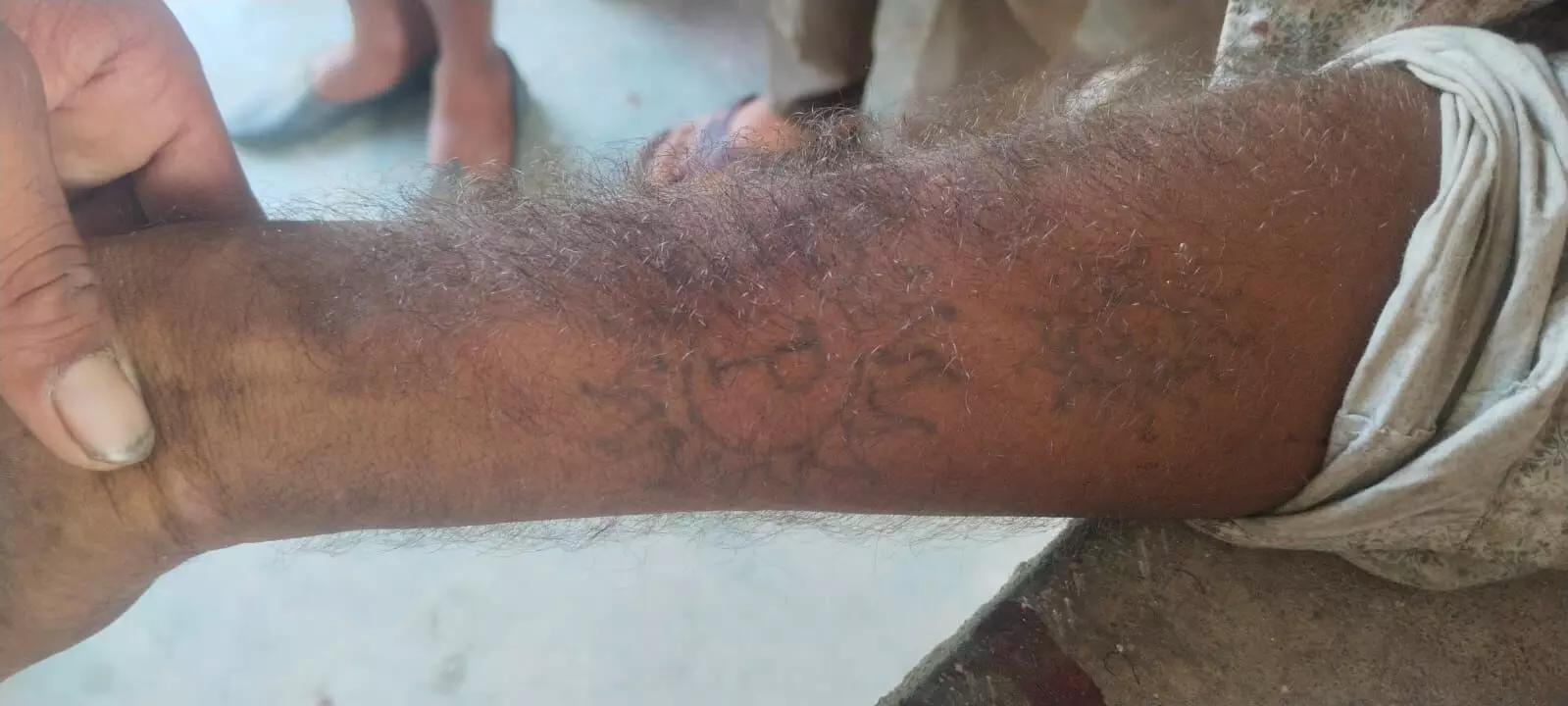 देर रात अज्ञात वाहन ने युवक को कुचला, मौके पर मौत, नहीं हुई शव की पहचान देर रात अज्ञात वाहन ने युवक को कुचला, मौके पर मौत, नहीं हुई शव की पहचान