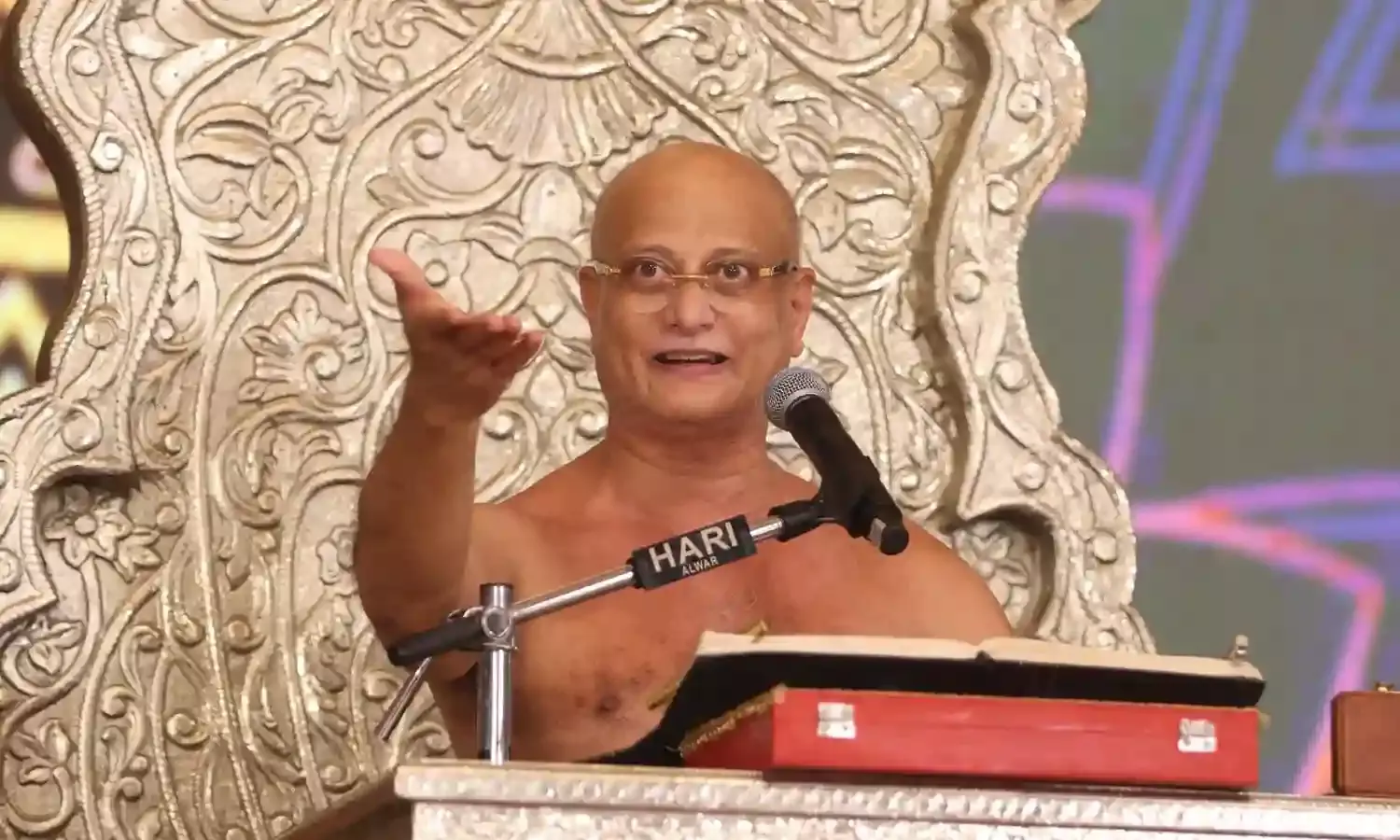 वाइफ को दुखी करके लाइफ सुखी नहीं हो सकती, पत्नी को कार की नहीं, तुम्हारे प्यार की जरूरत है : राष्ट्रसंत पुलक सागर